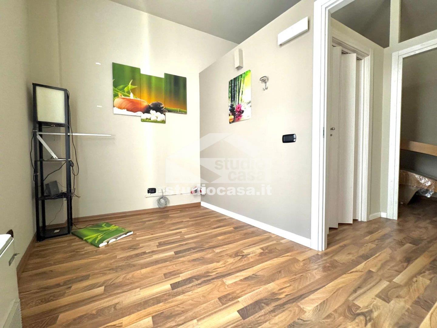 Negozio in vendita a Crema