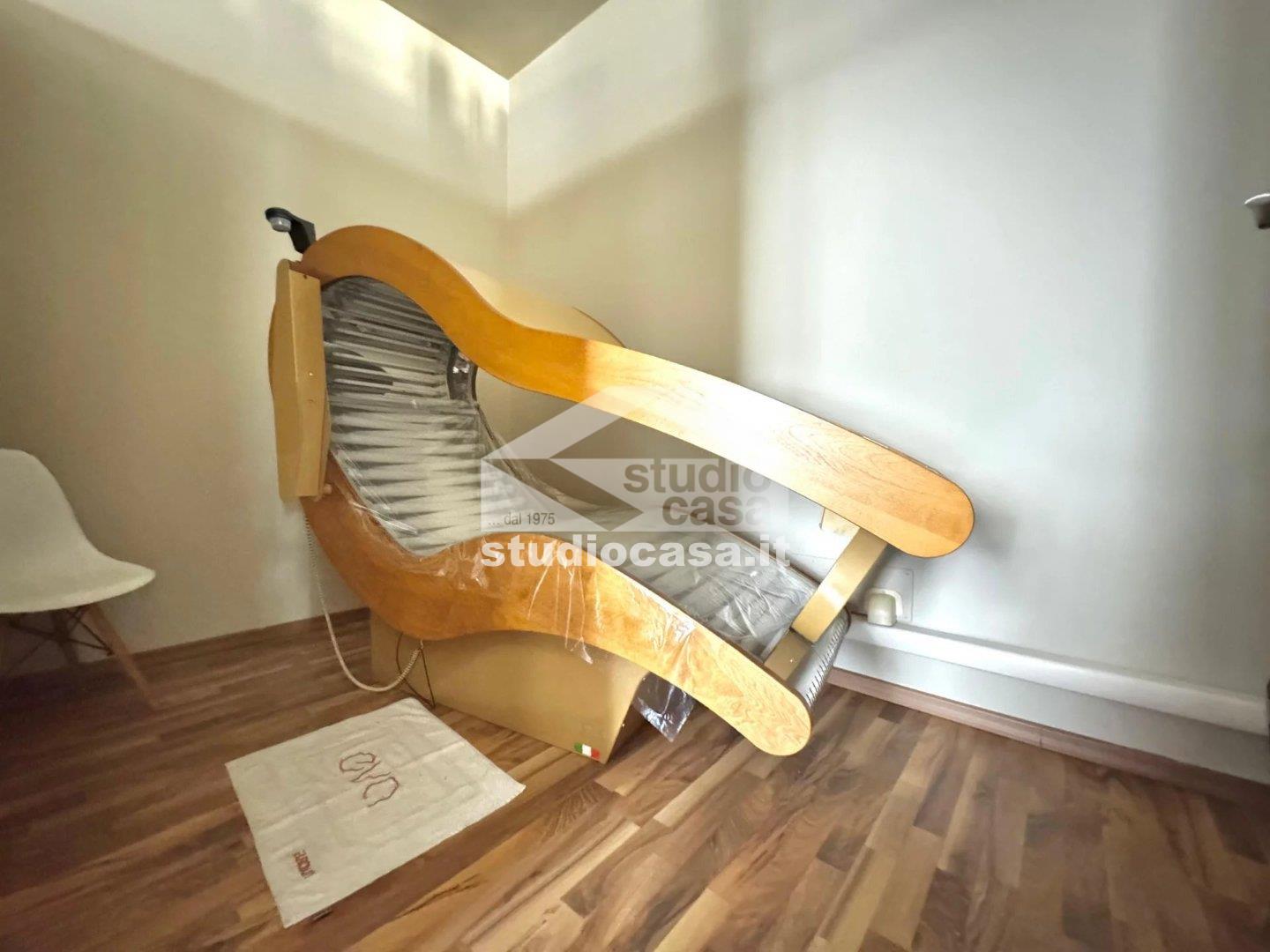 Negozio in vendita a Crema