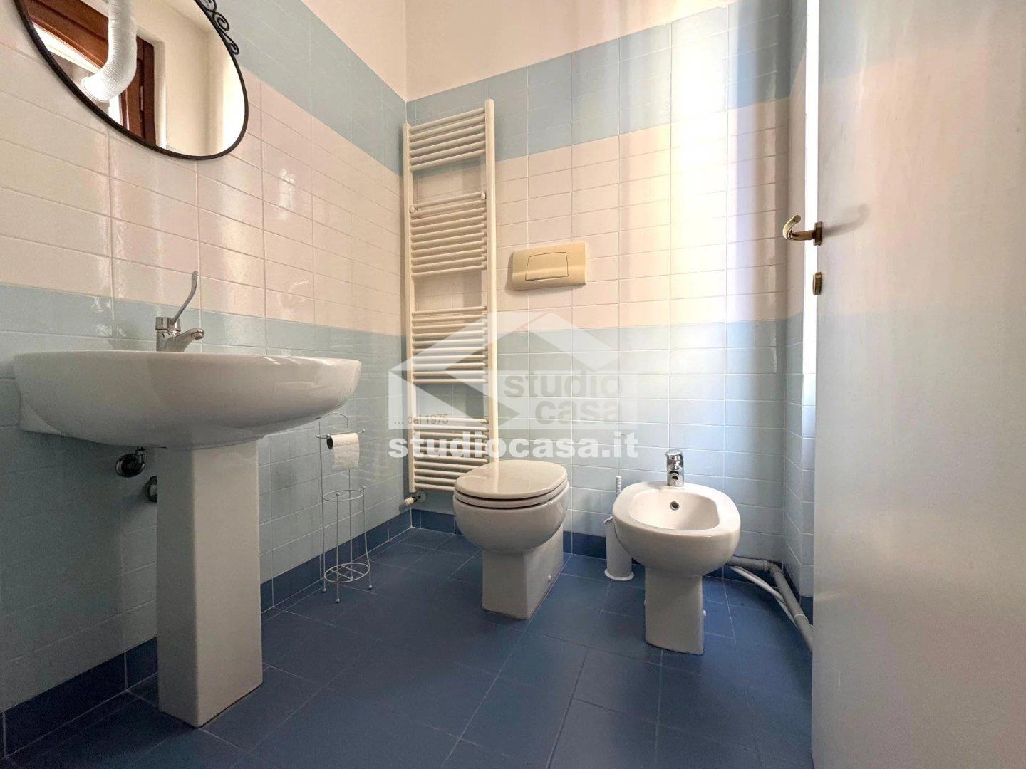 Negozio in vendita a Crema