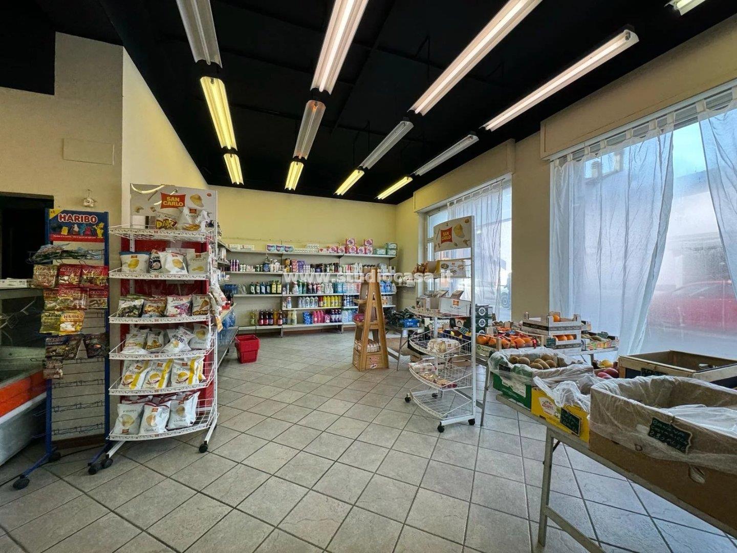 Negozio in vendita a Camisano