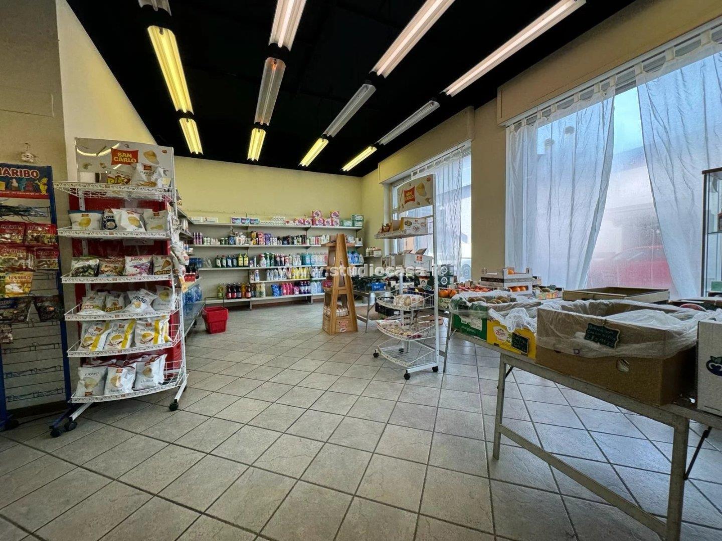 Negozio in vendita a Camisano