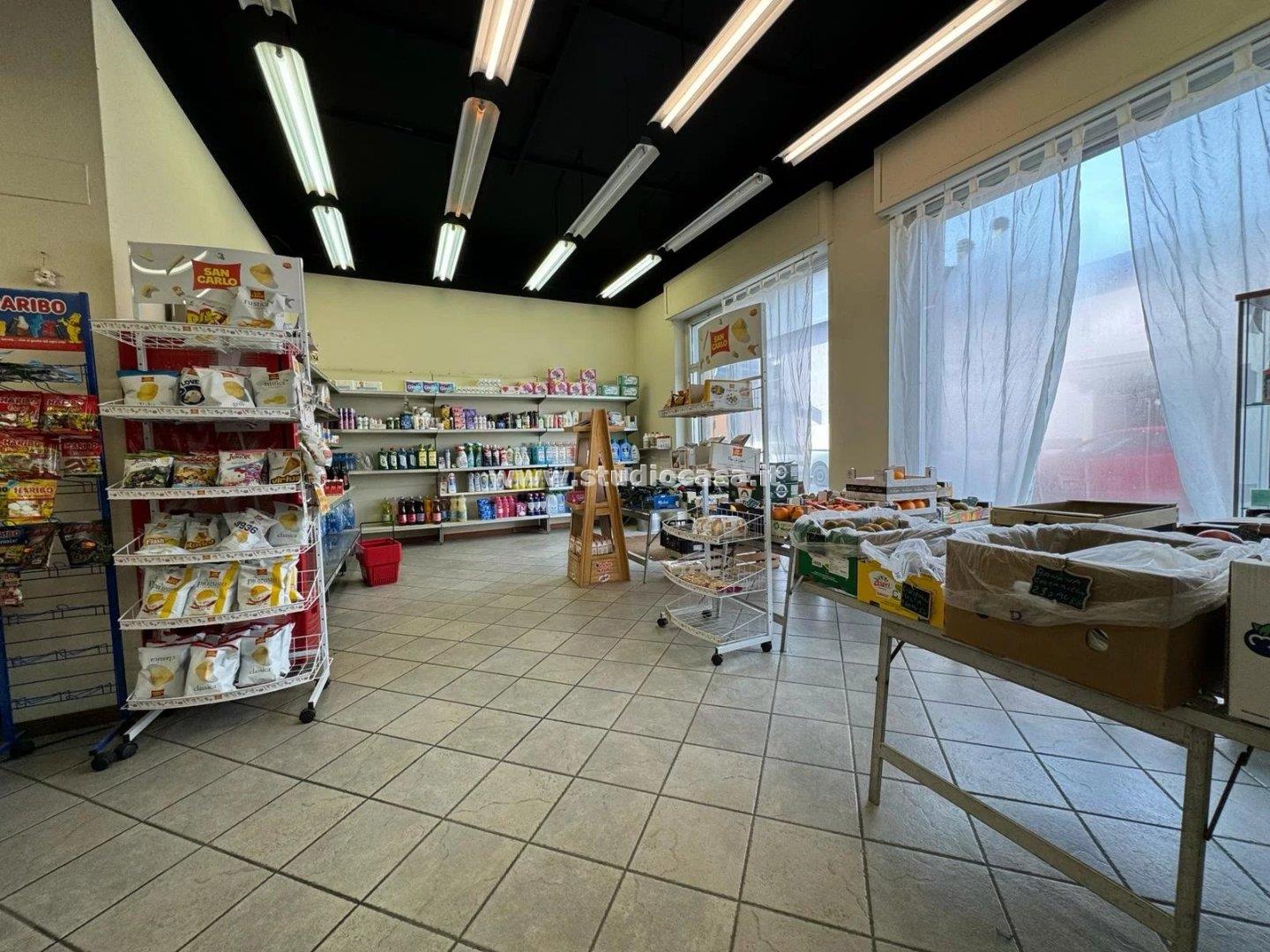 Negozio in vendita a Camisano