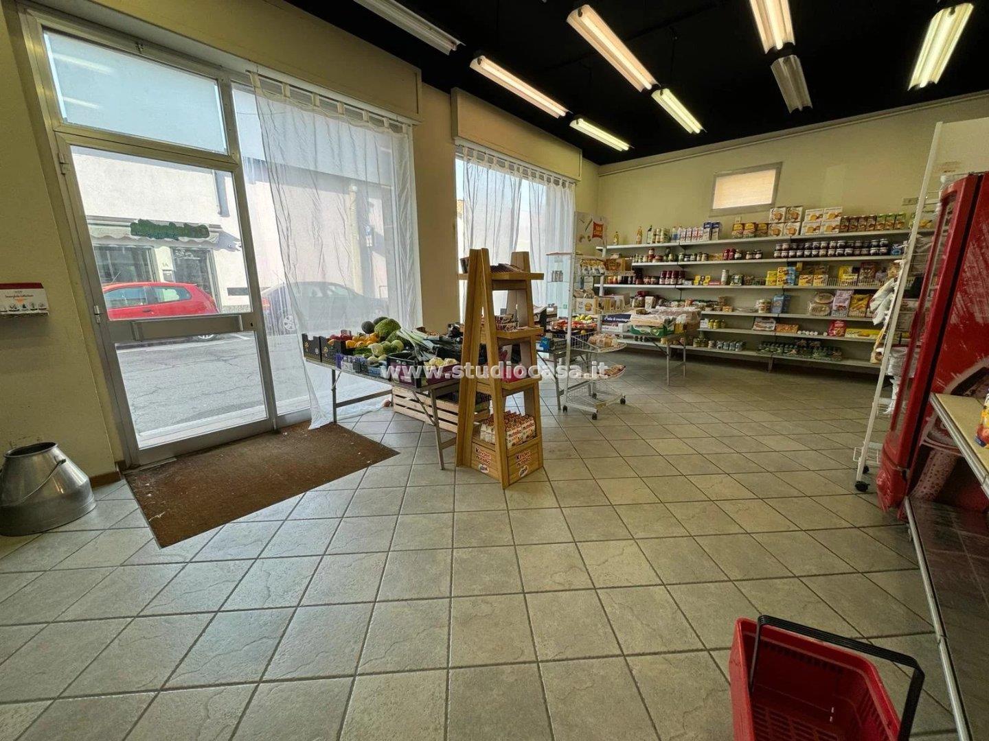 Negozio in vendita a Camisano
