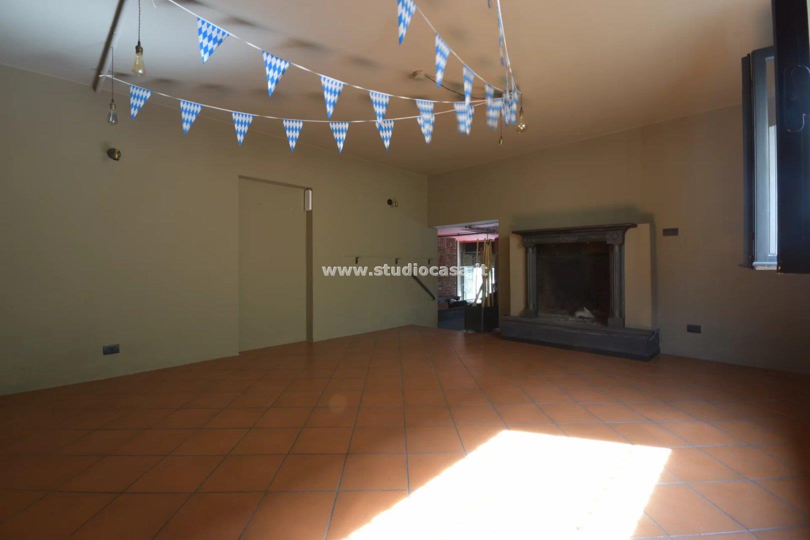 Negozio in vendita a Casale Cremasco-Vidolasco