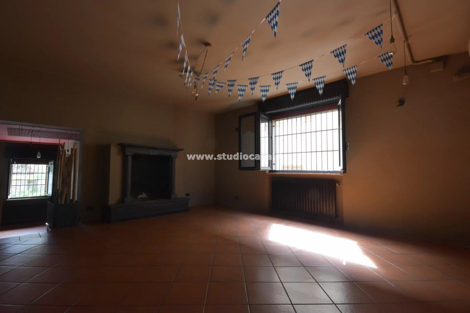Negozio in vendita a Casale Cremasco-Vidolasco