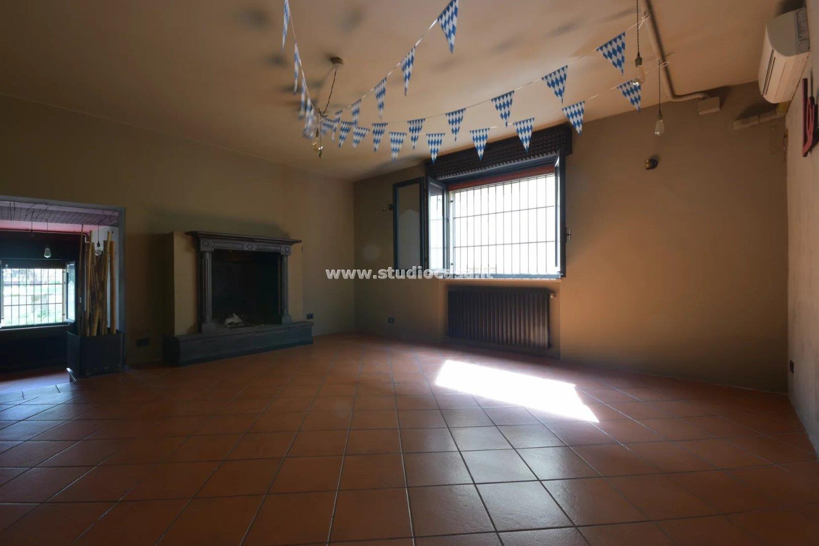 Negozio in vendita a Casale Cremasco-Vidolasco