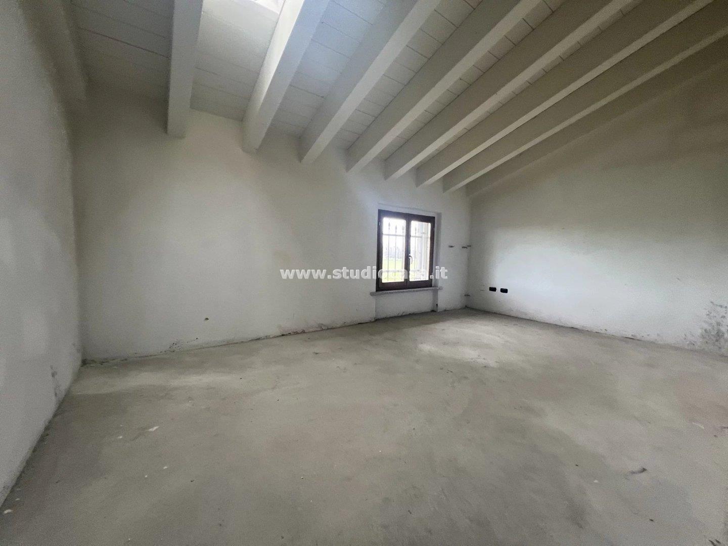Villa a schiera di testa in vendita a Fiesco