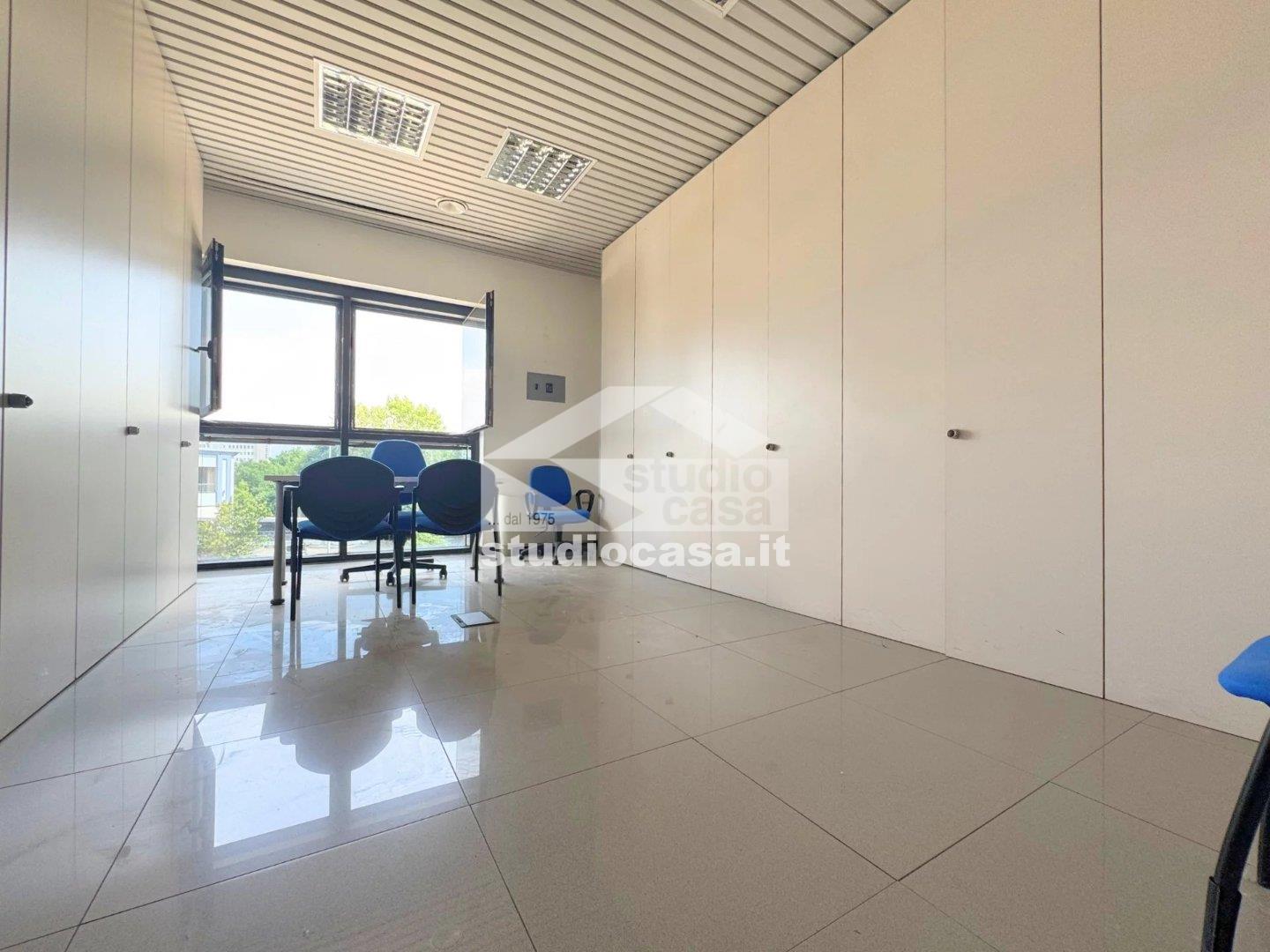 Ufficio in vendita a Crema