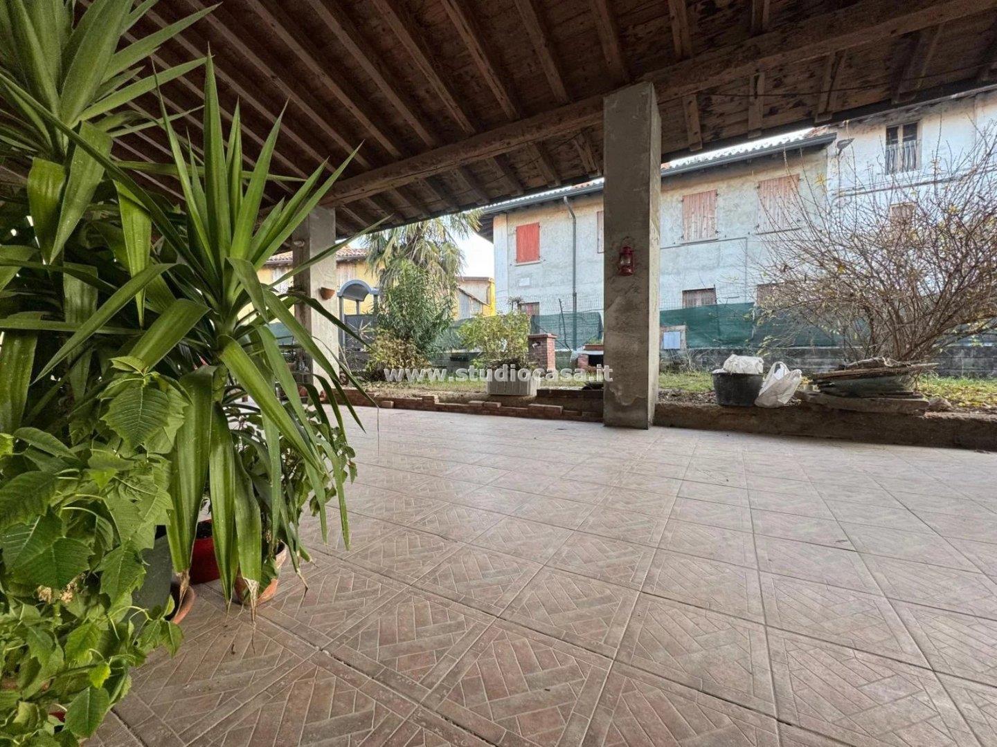 Cascina in vendita a Camisano