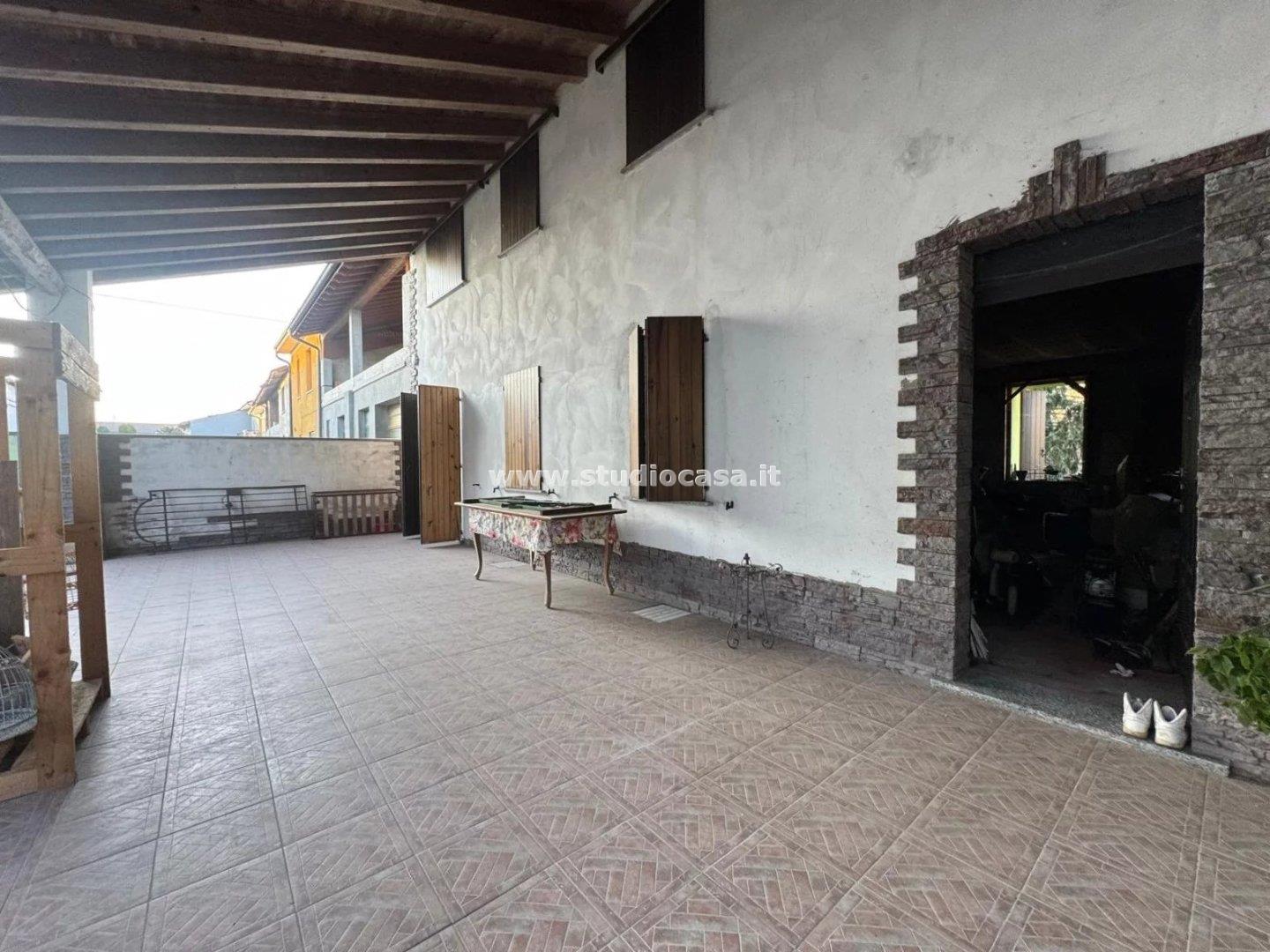 Cascina in vendita a Camisano