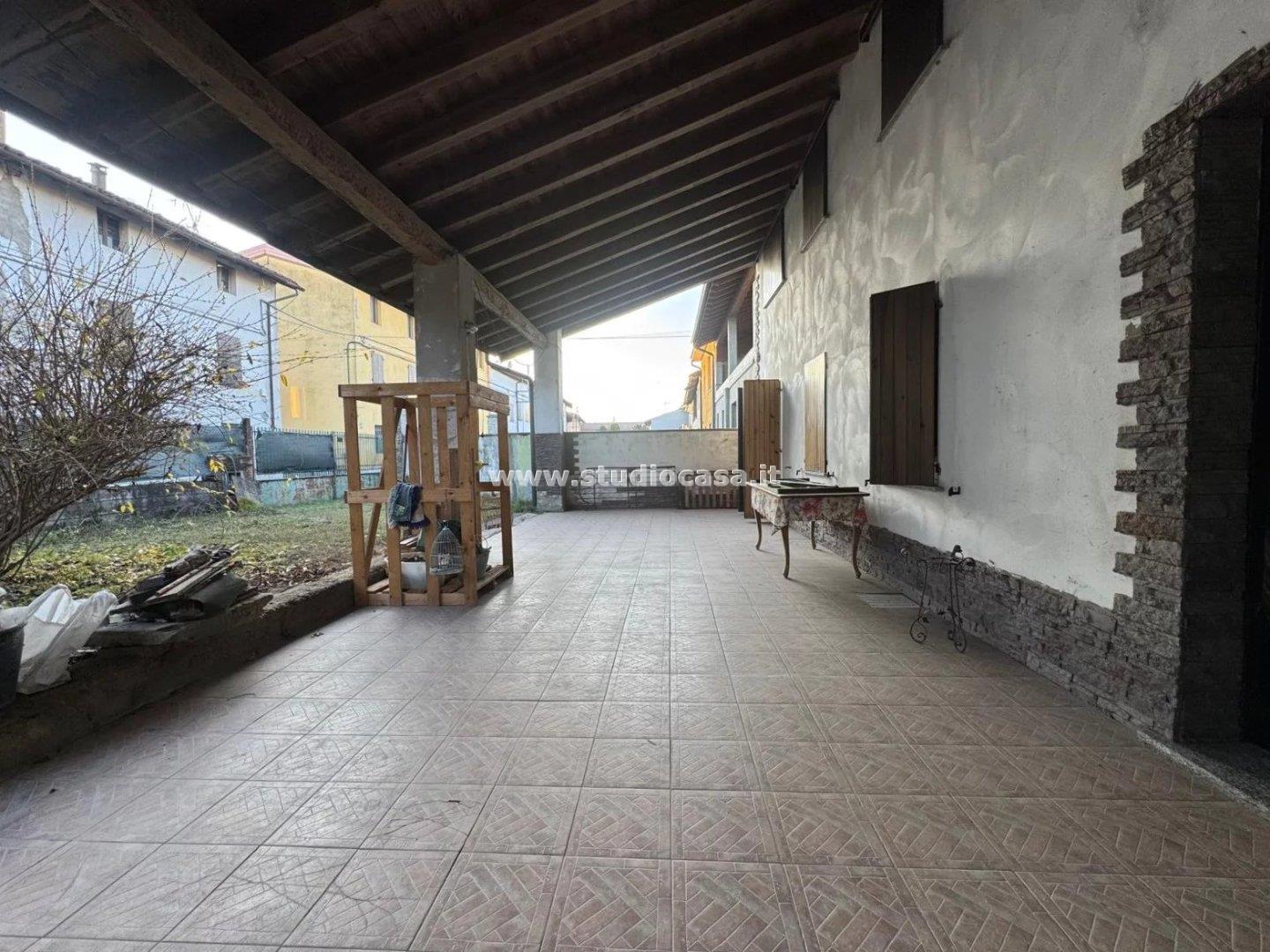 Cascina in vendita a Camisano