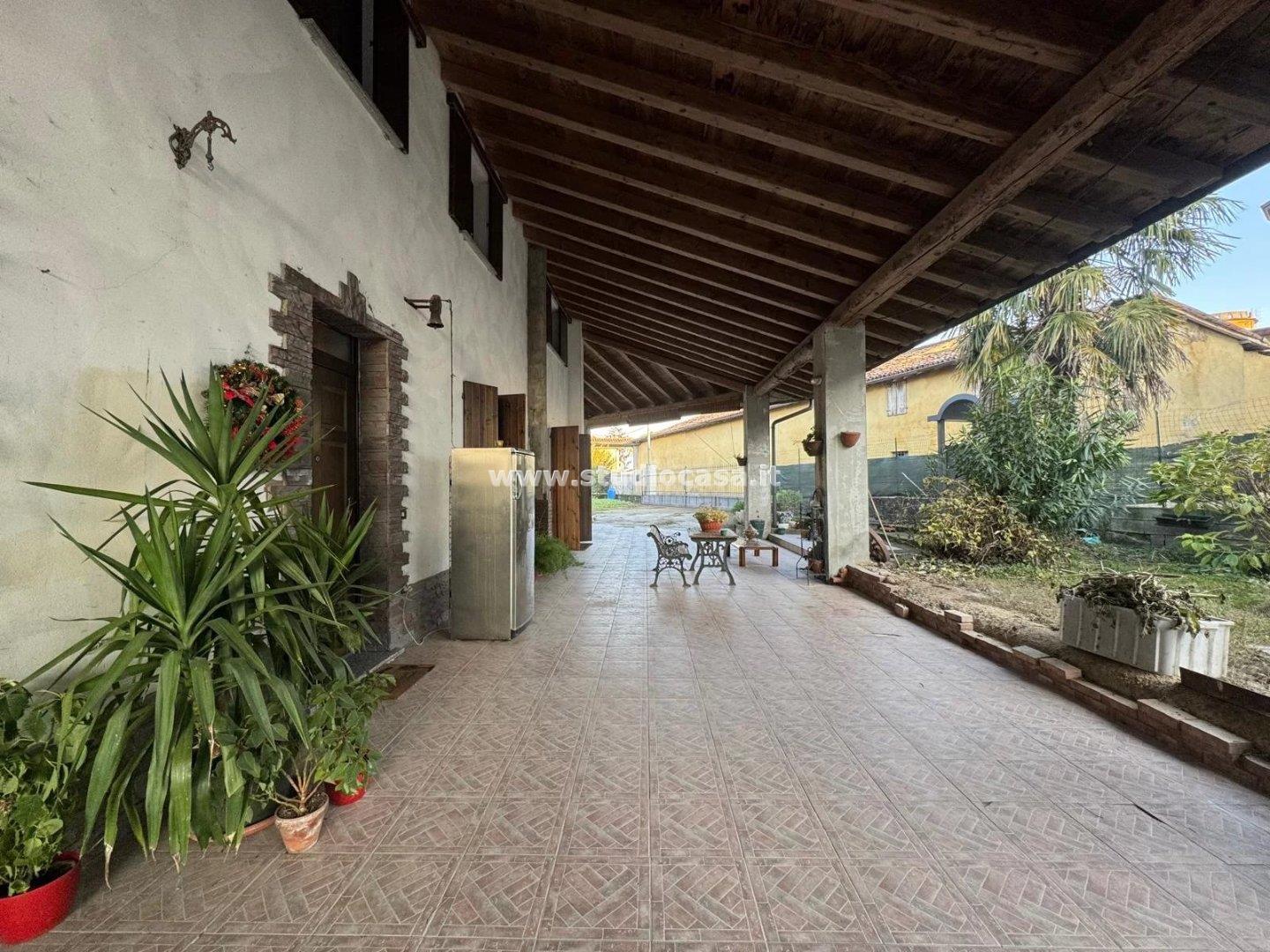 Cascina in vendita a Camisano