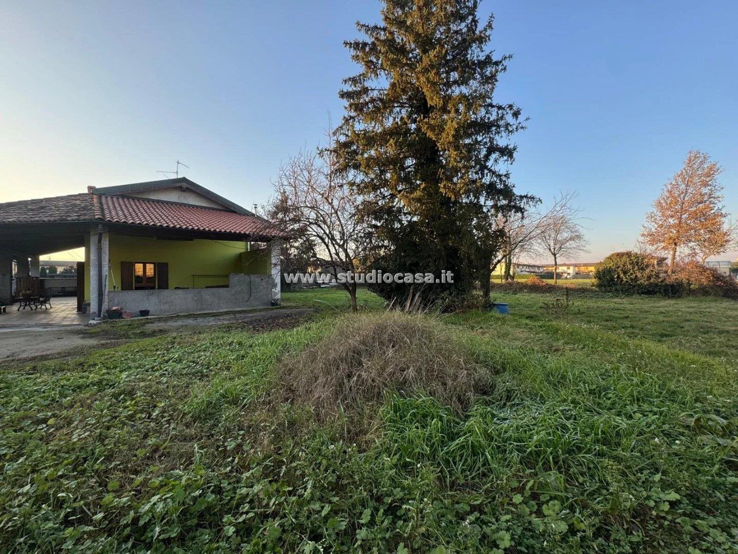 Cascina in vendita a Camisano