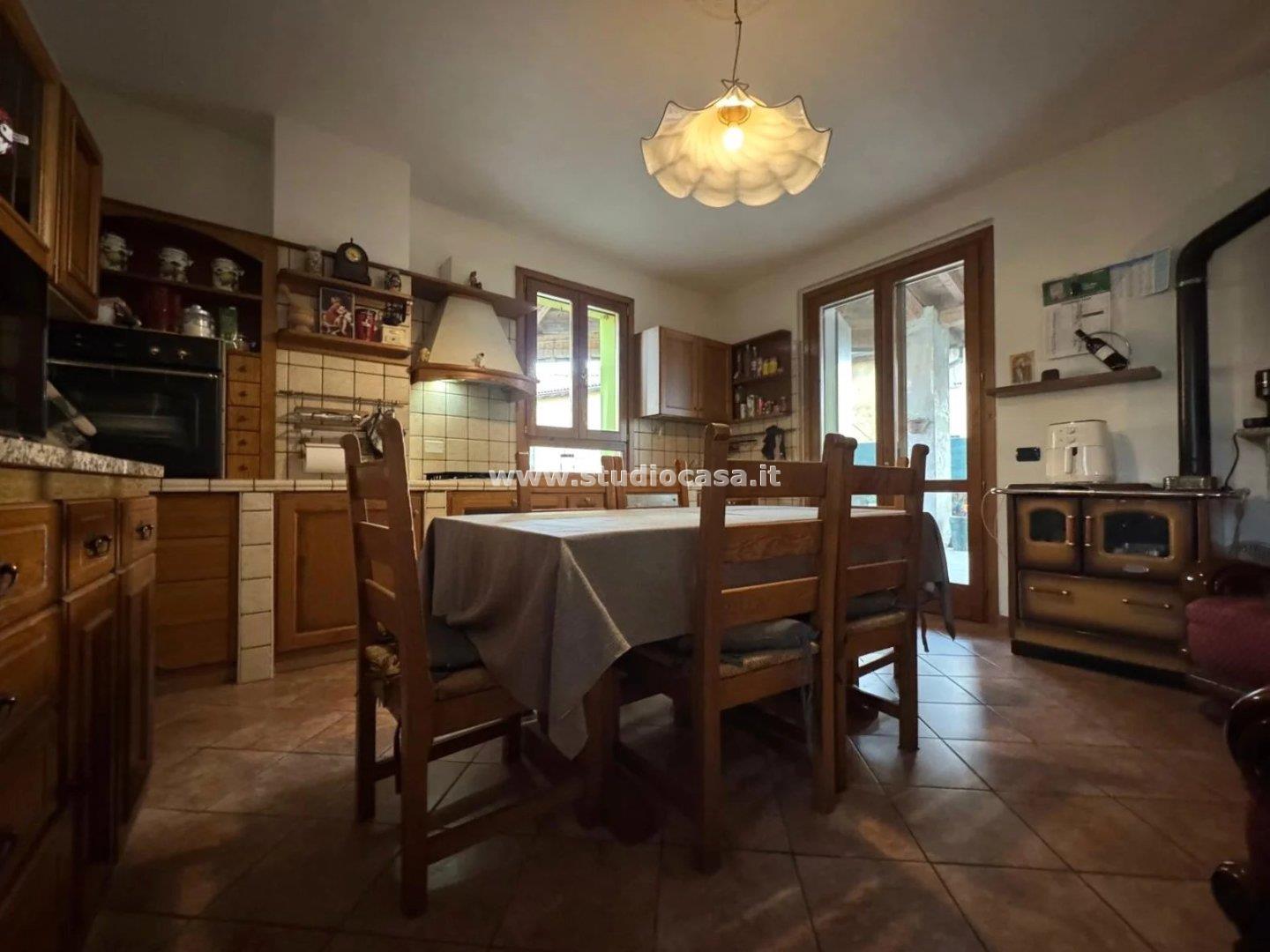 Cascina in vendita a Camisano