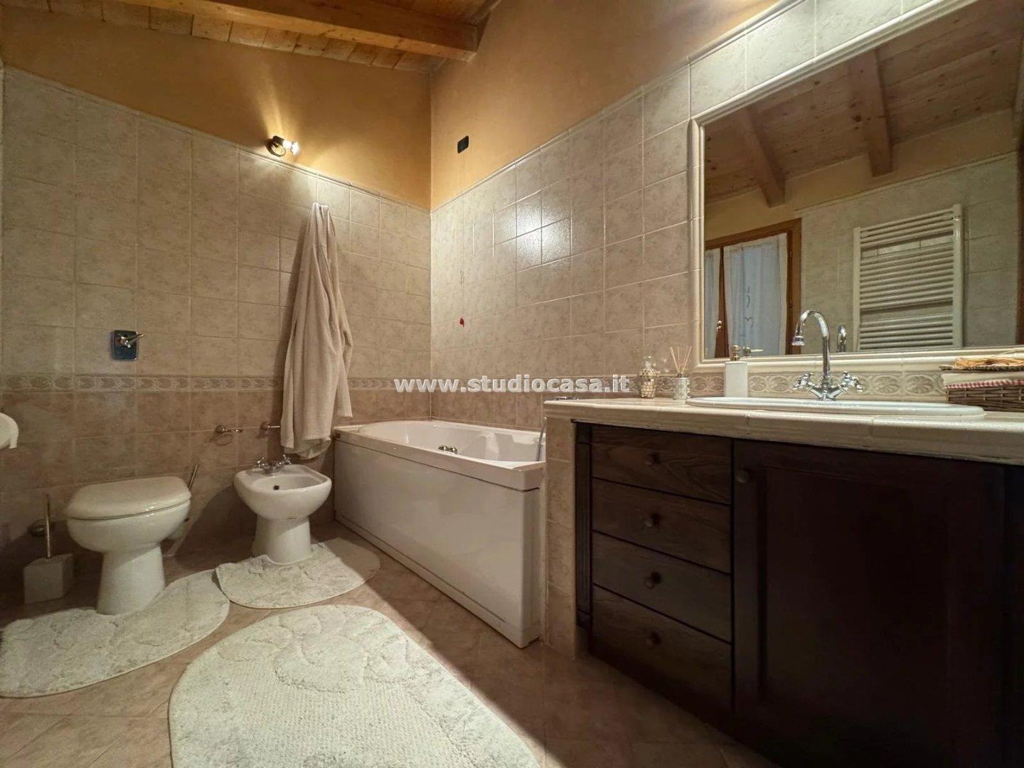 Cascina in vendita a Camisano