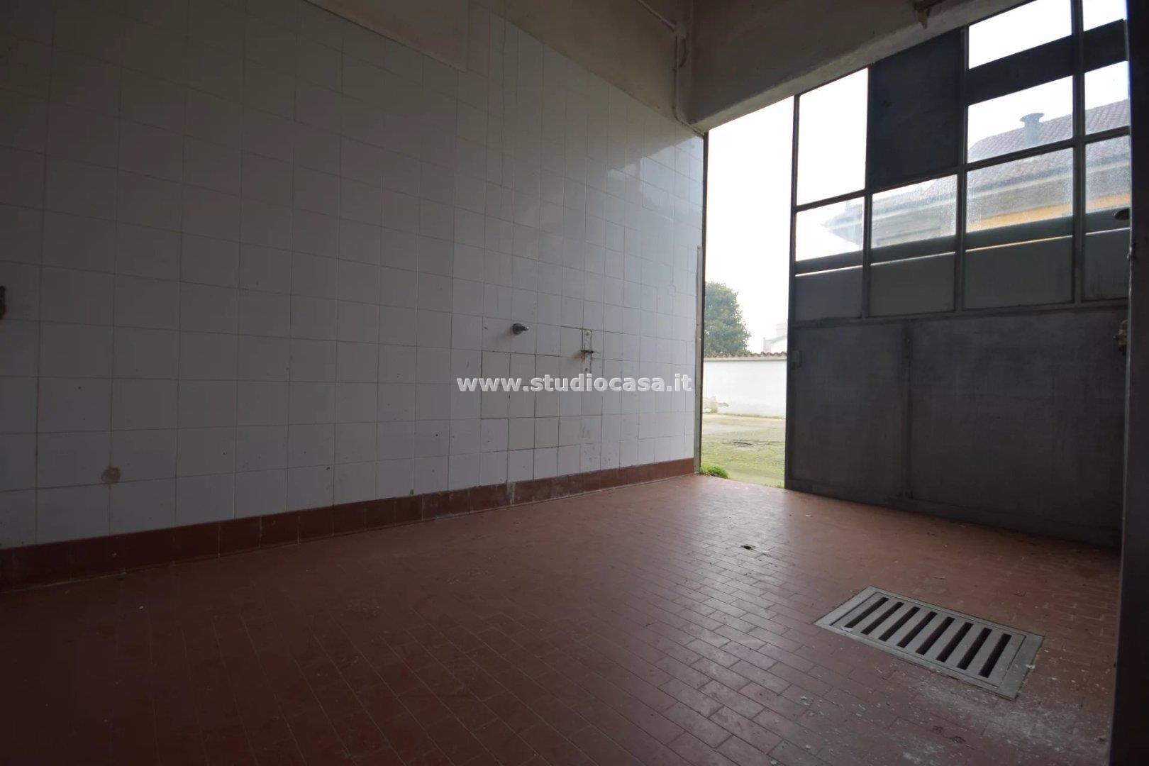Capannone in vendita a Casale Cremasco-Vidolasco