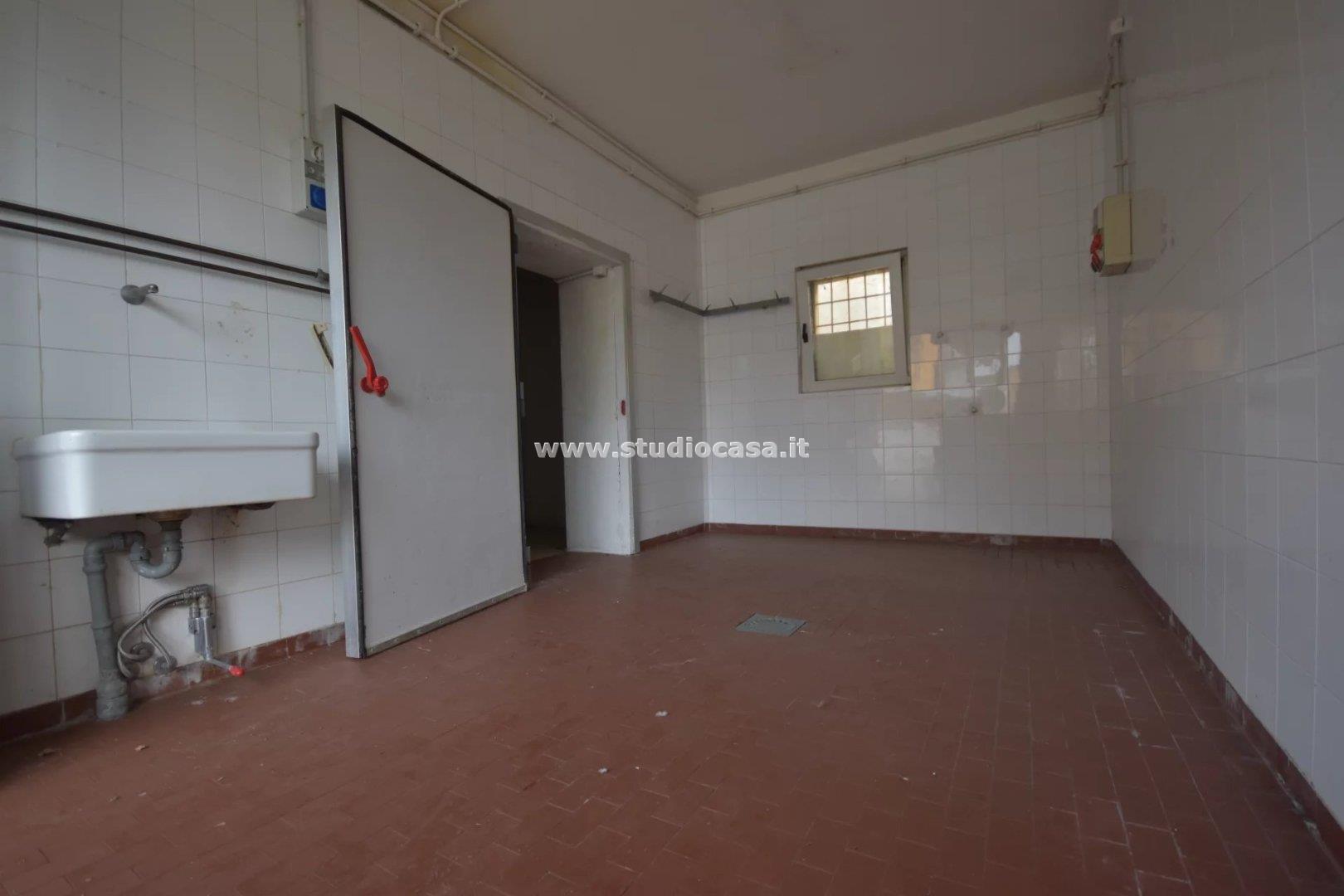 Capannone in vendita a Casale Cremasco-Vidolasco