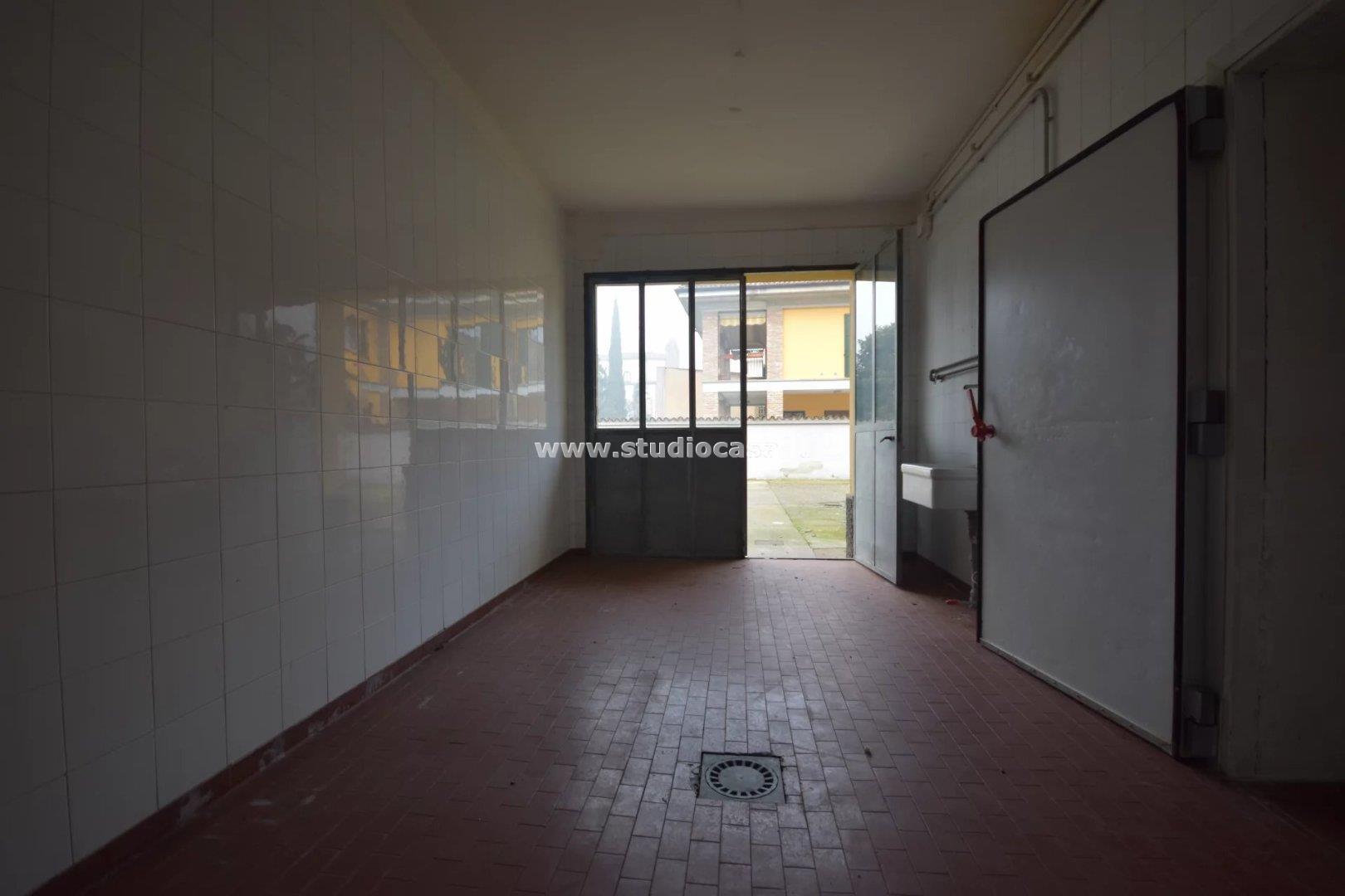 Capannone in vendita a Casale Cremasco-Vidolasco