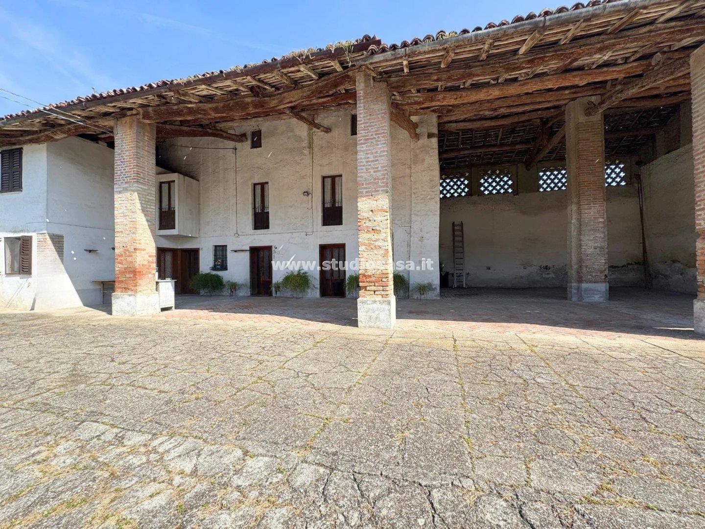Cascina in vendita a Cremosano