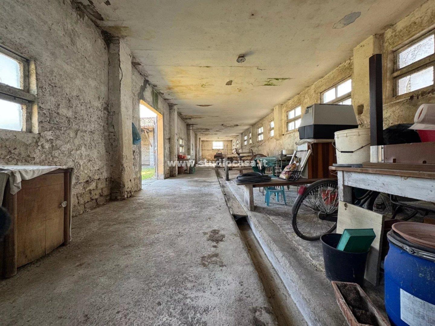 Cascina in vendita a Cremosano
