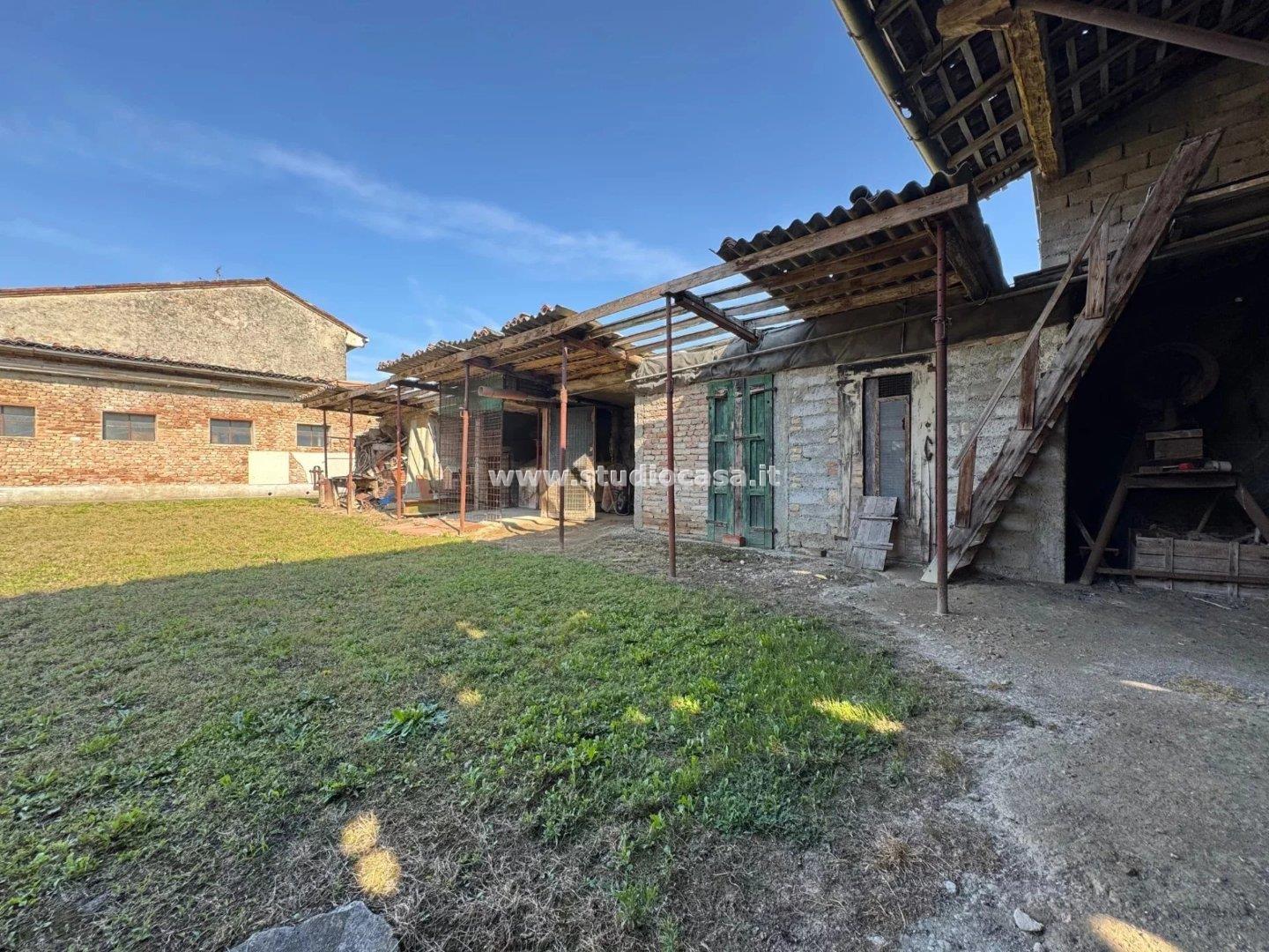 Cascina in vendita a Cremosano