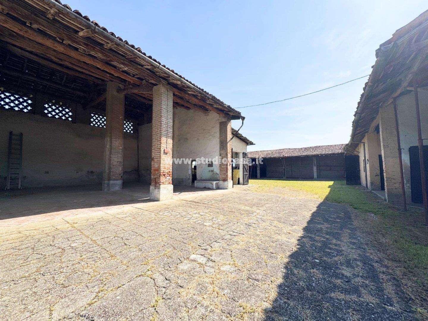 Cascina in vendita a Cremosano