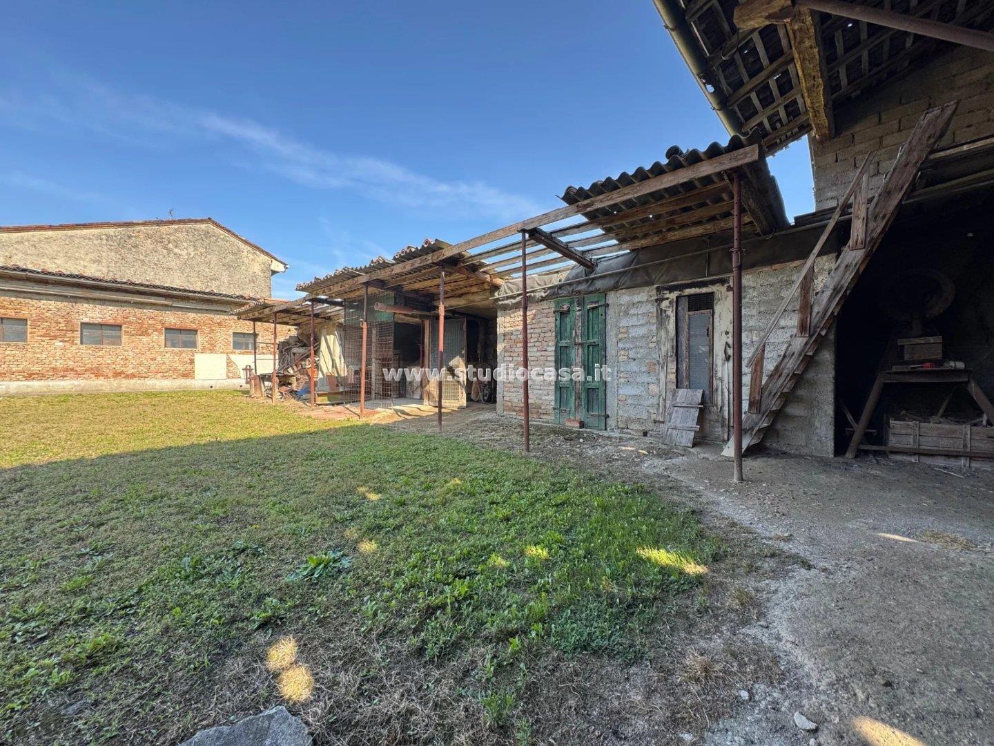 Cascina in vendita a Cremosano