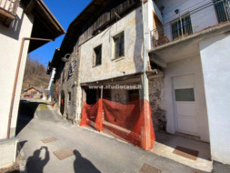 Casa Plurifamiliare in vendita a Castel Ivano