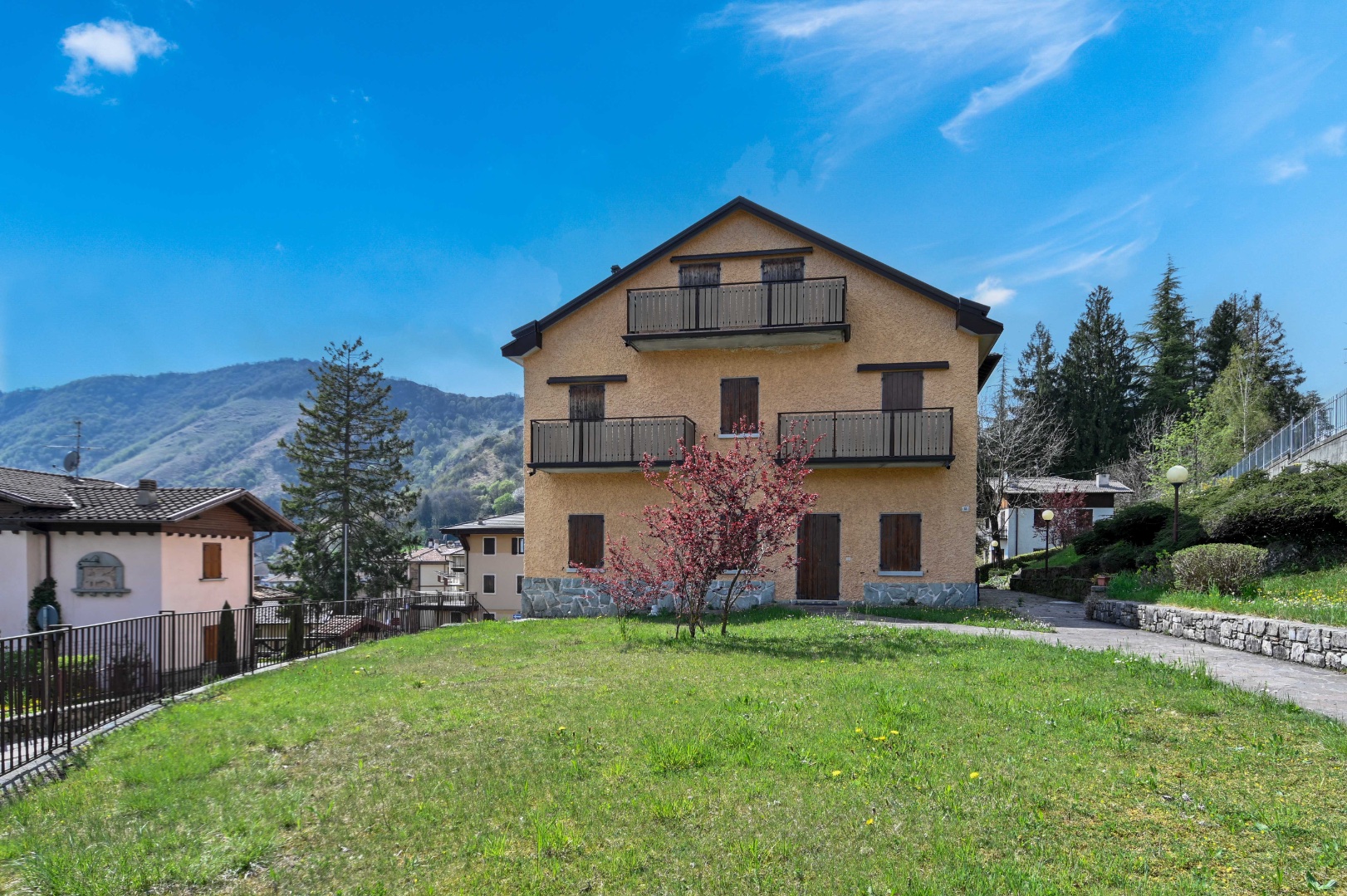 Appartamento in vendita a Selvino