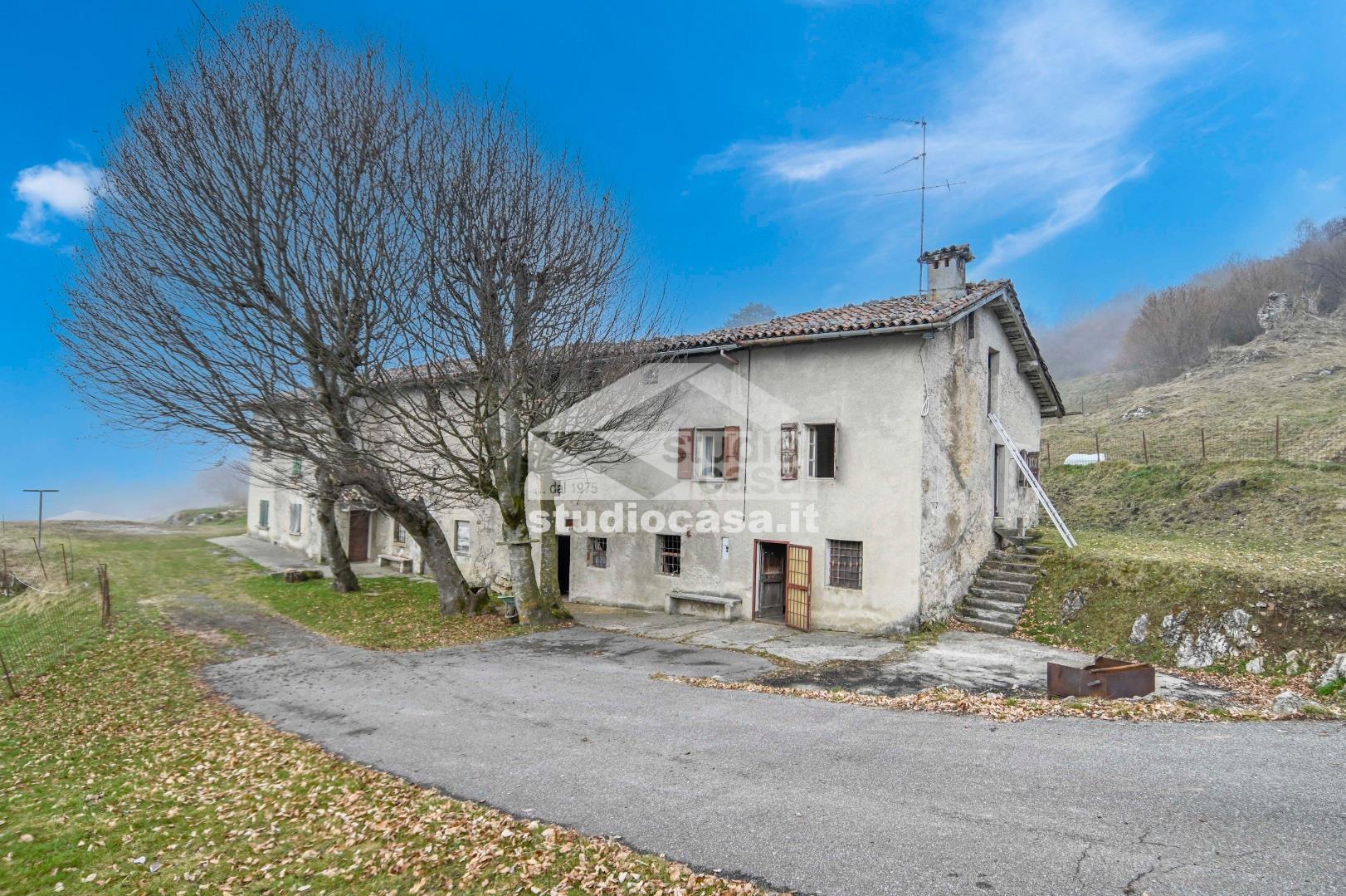 Cascina in vendita a Selvino