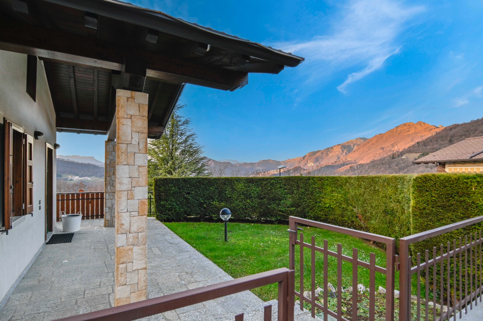 Appartamento in vendita a Selvino