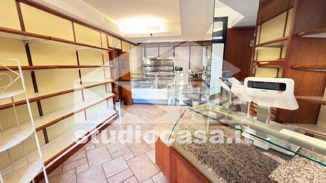 Bar / Ristorante in vendita a Melzo