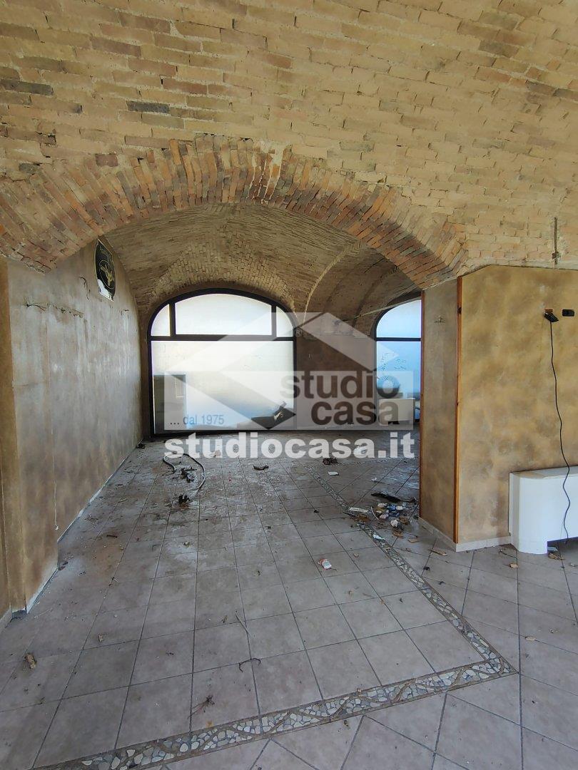 Negozio in vendita a Truccazzano