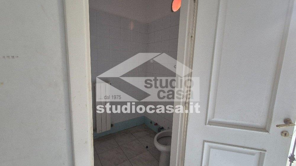 Negozio in vendita a Melzo