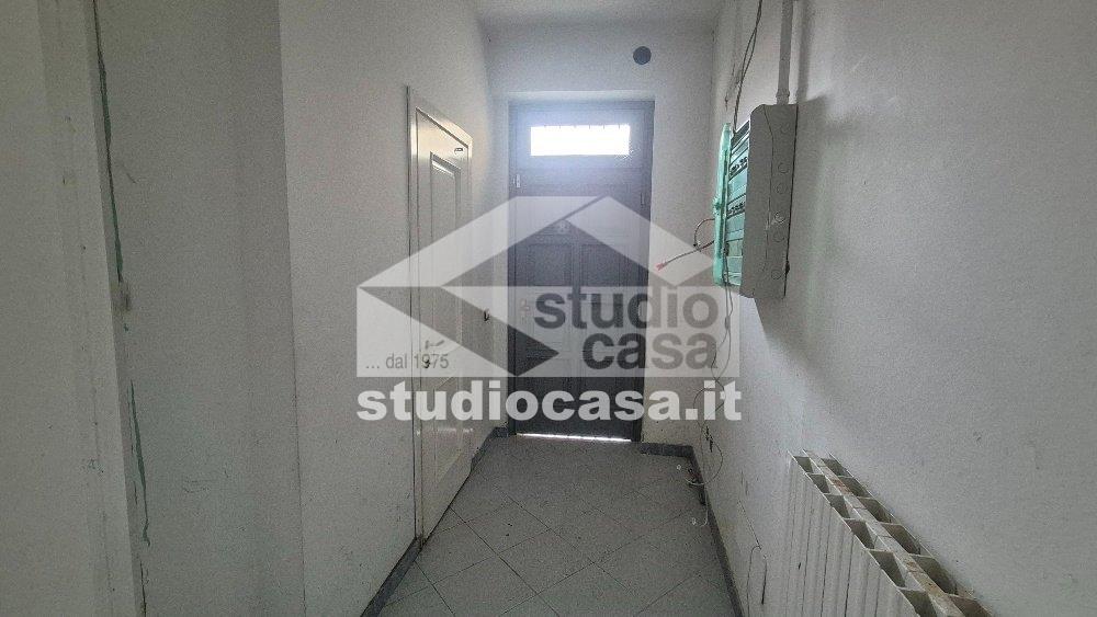 Negozio in vendita a Melzo