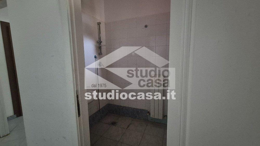 Negozio in vendita a Melzo