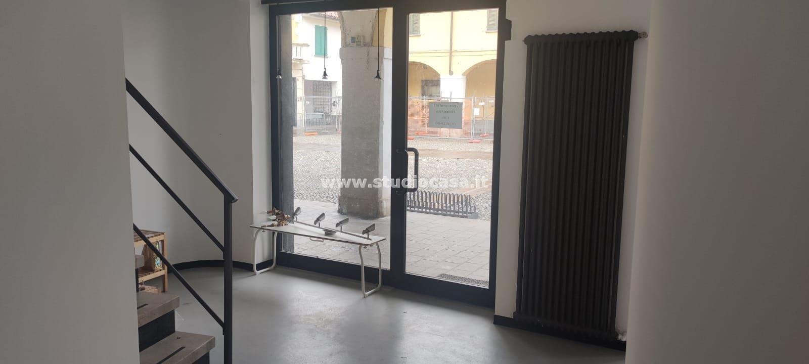 Negozio in vendita a Melzo