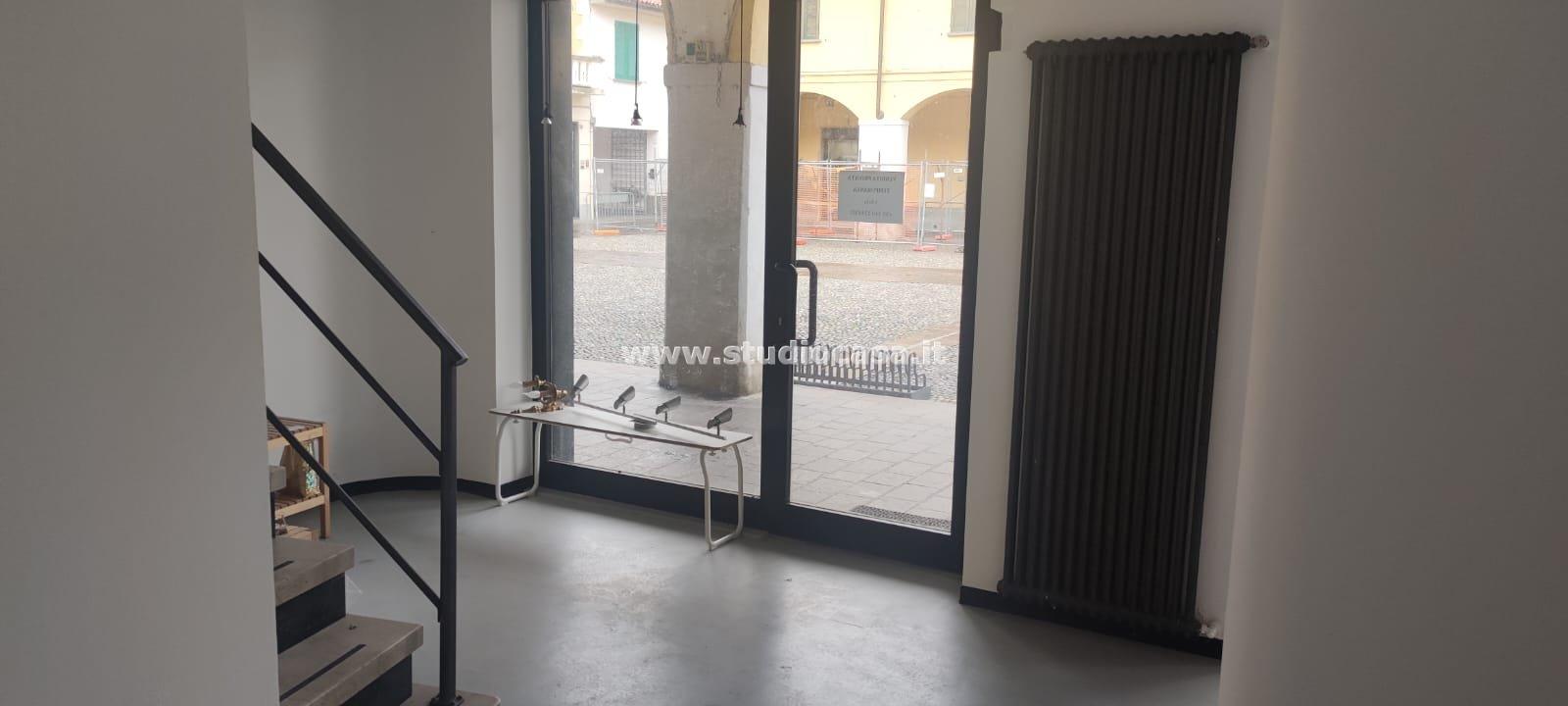 Negozio in vendita a Melzo