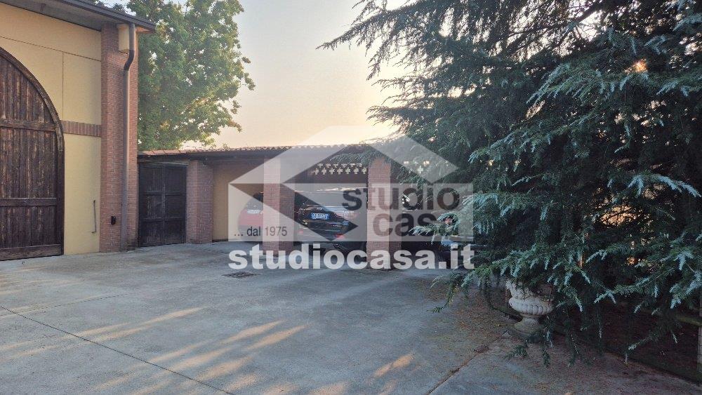 Casa Rustica in vendita a Settala
