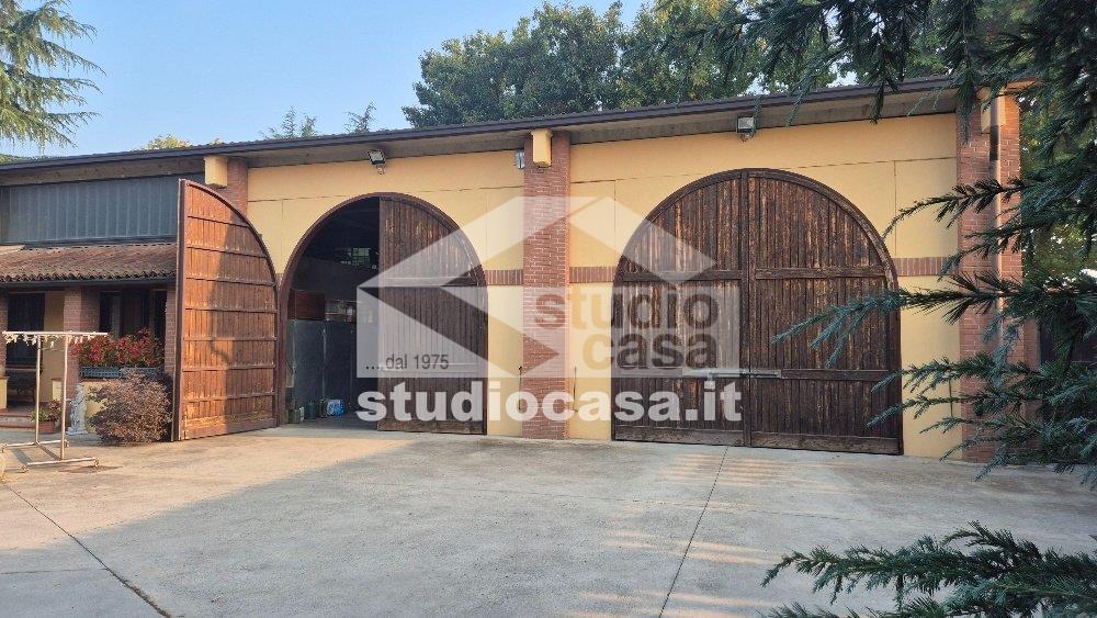 Casa Rustica in vendita a Settala