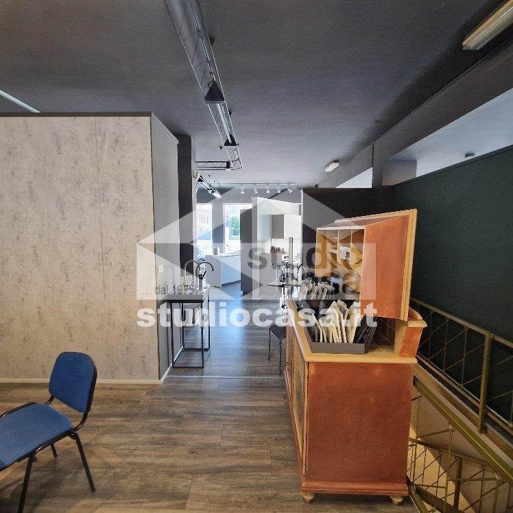 Negozio in vendita a Melzo