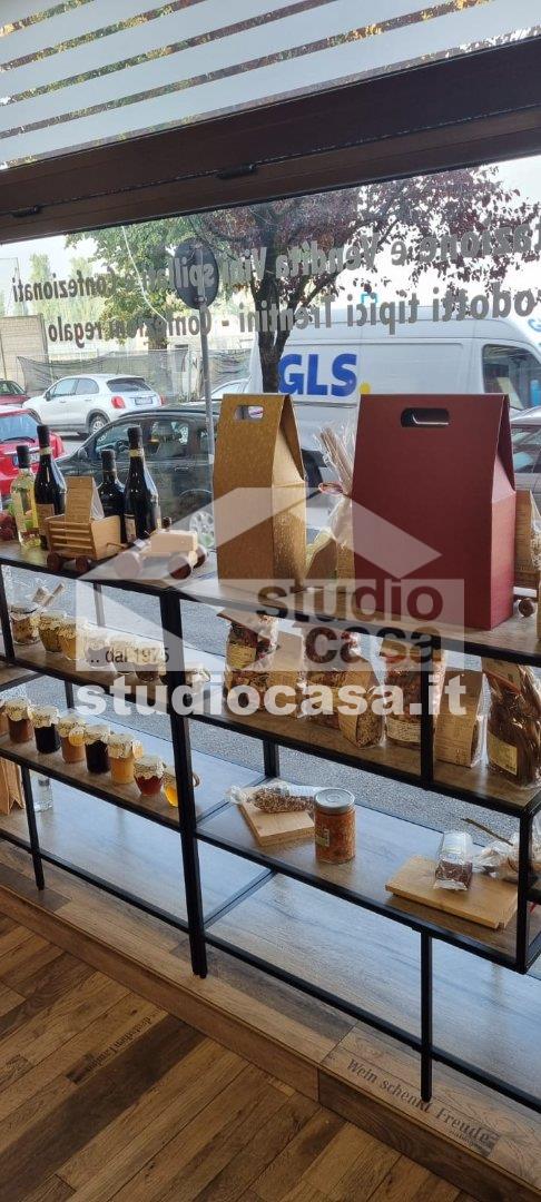 Negozio in vendita a Melzo