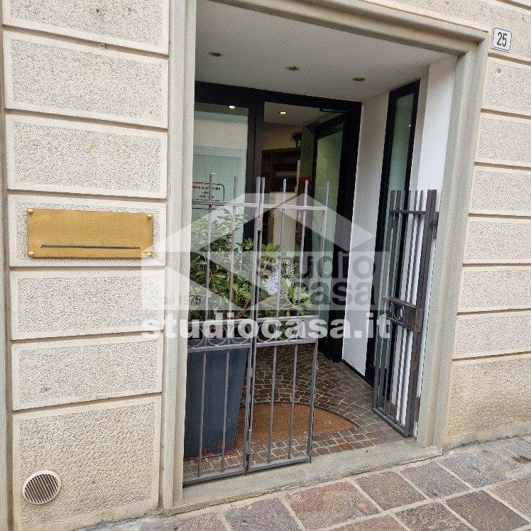 Negozio in vendita a Melzo