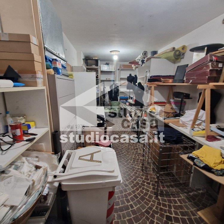 Negozio in vendita a Melzo