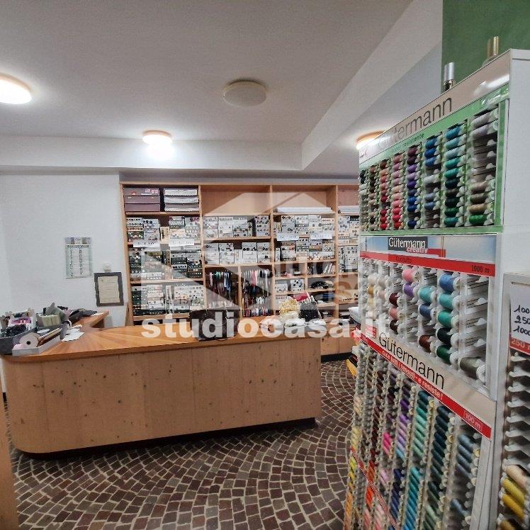 Negozio in vendita a Melzo