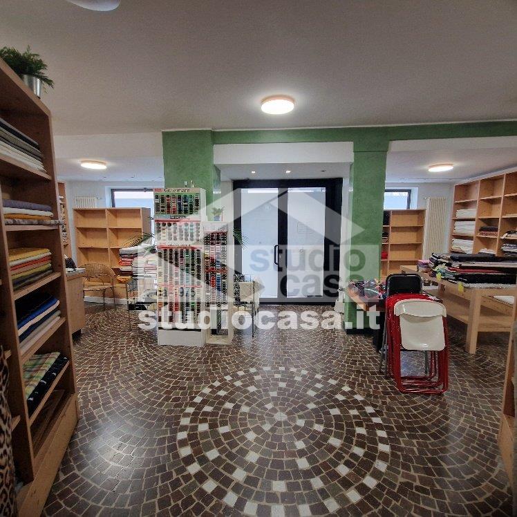 Negozio in vendita a Melzo
