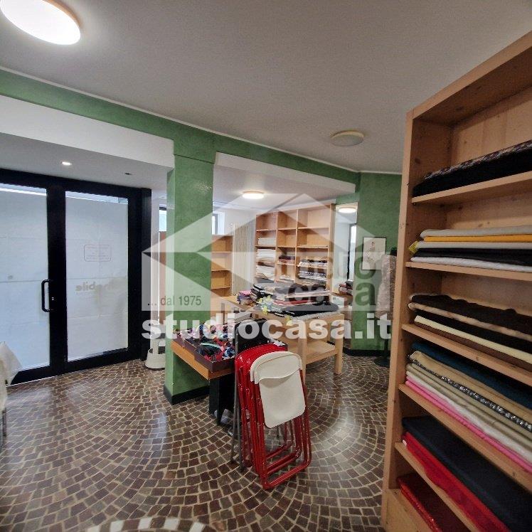 Negozio in vendita a Melzo