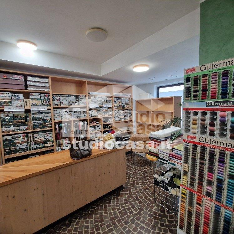 Negozio in vendita a Melzo