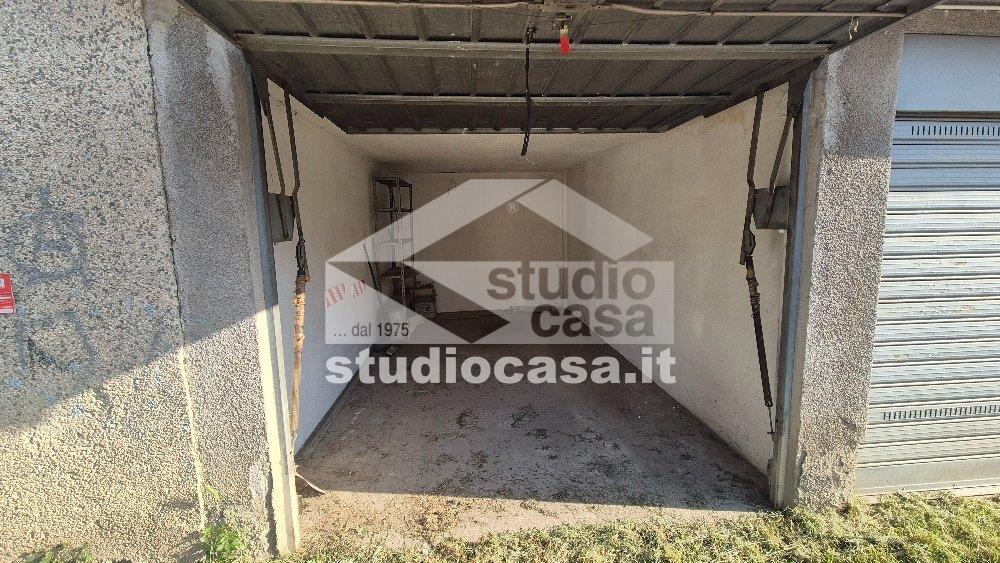 Box / Autorimessa in vendita a Pioltello