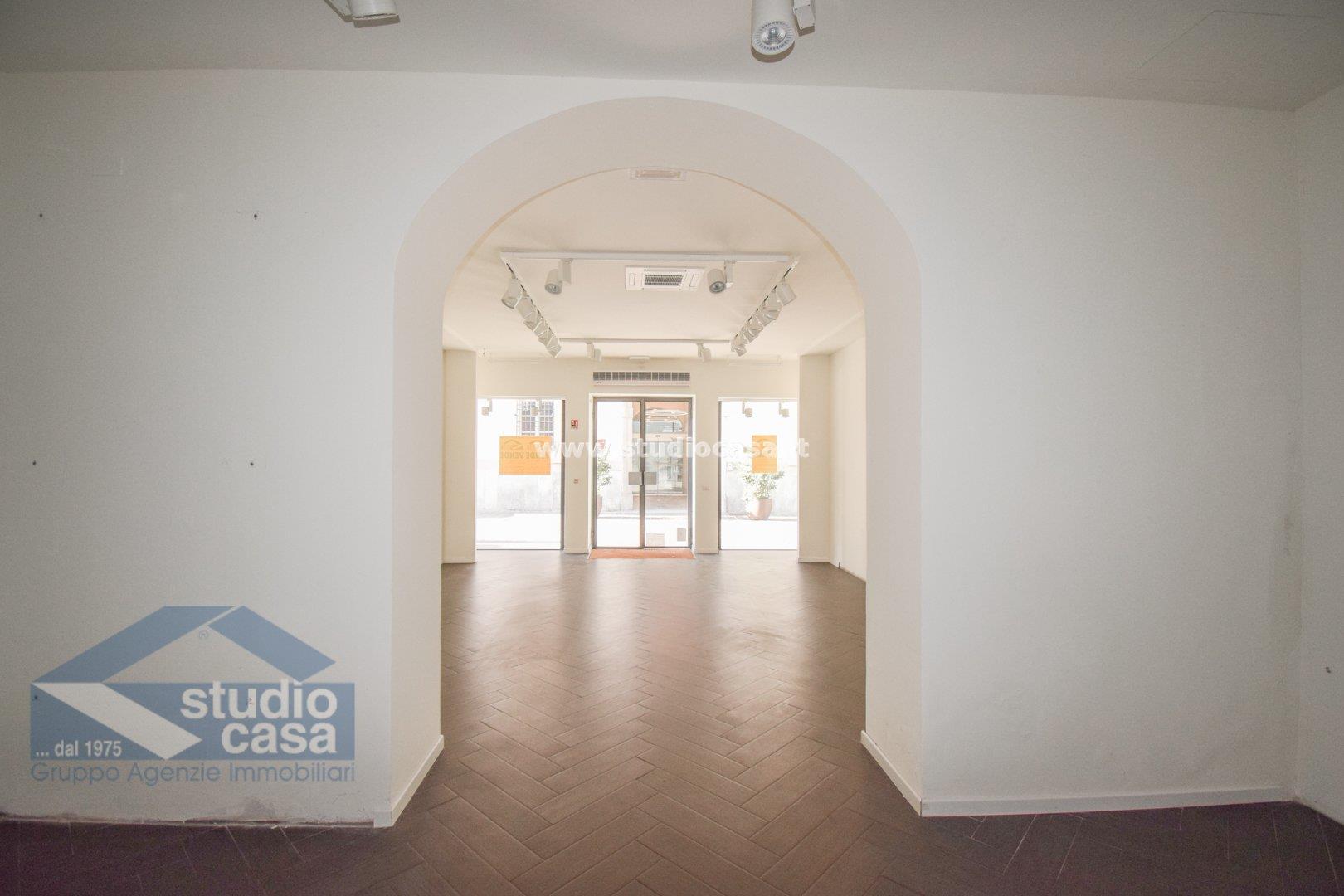 Negozio in vendita a Lodi